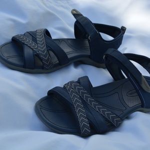 Womens 7.5 Navy/Gray Sport Sandals by Croft&Barrow
